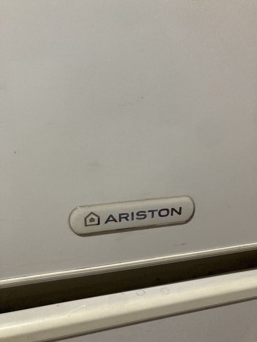 Холодильник Аристон