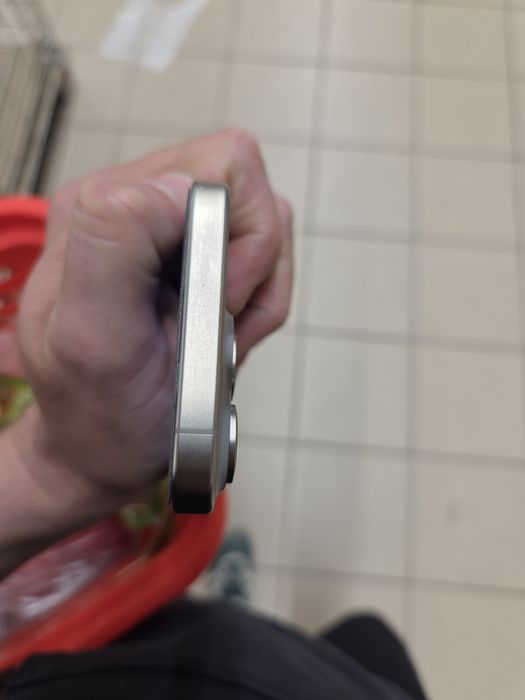 Продам айфон 15 про