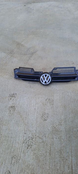 Grila fata Vw Golf 5 cu emblema