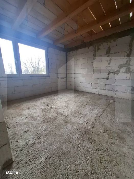 Casa la rosu cu mansarda, teren 450 mp, zona linistita Luizoaia – ap