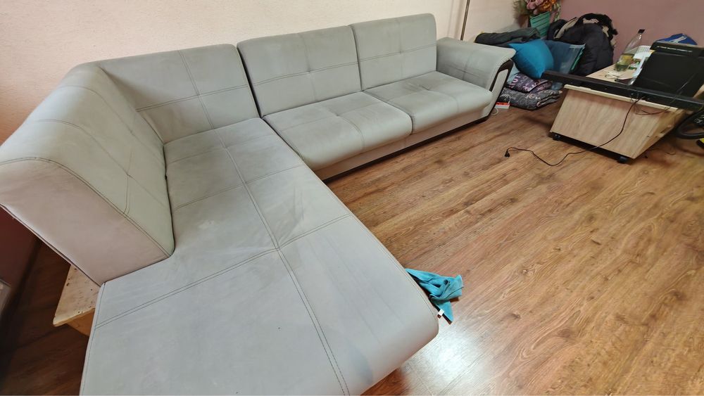 Vand canapea si coltar extensibil 700 de lei bucata