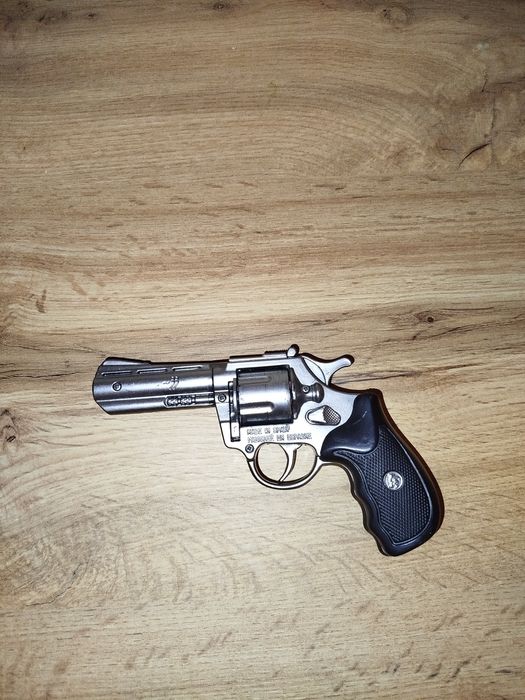 Метален пистолет с капси