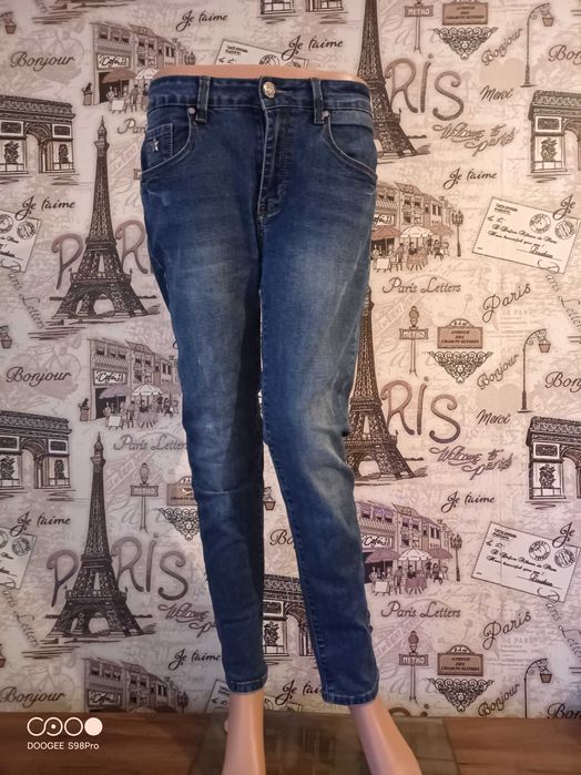 Дънки и панталони на промо цена