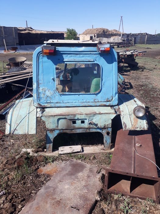 Продам две кабины на мтз капот