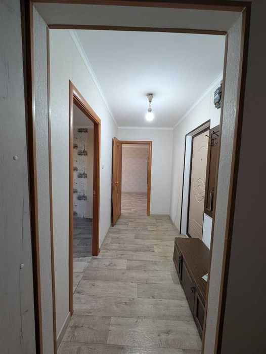 продается 2 комн кв р-н Строитель