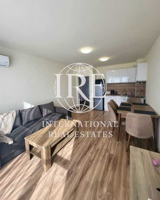 Двустаен апартамент за продажба само на метри от морето и плажа!