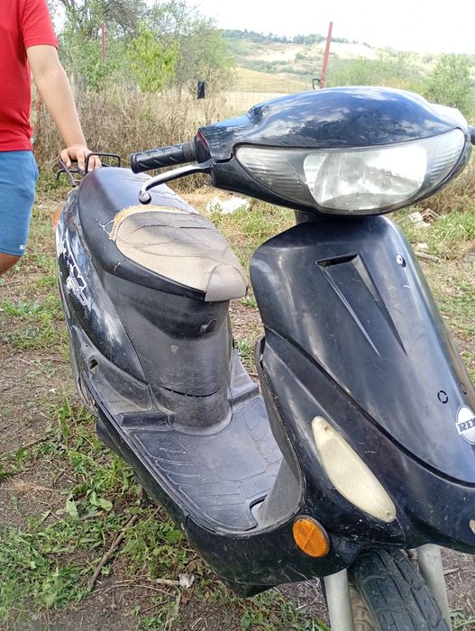 Vând scuter de 49 CC
