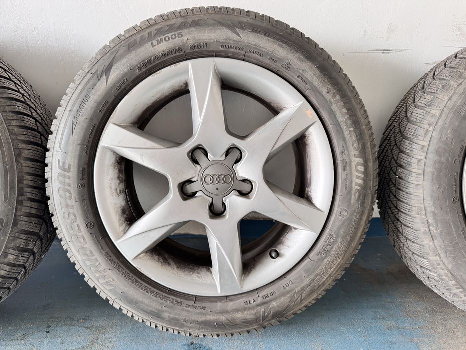 Jante Audi 16” cu anvelope bridgstone de iarna 8mm 205/60R16 96H