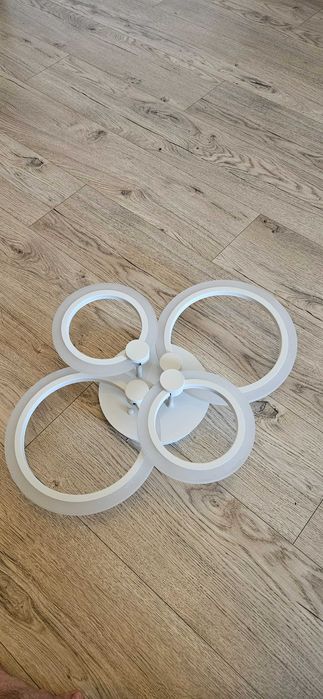 Lustra LED de vanzare