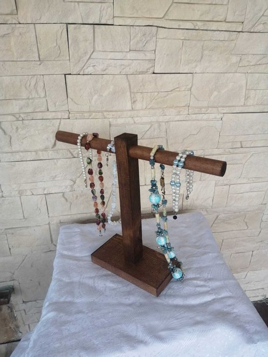 Поставка - стойка за бижута