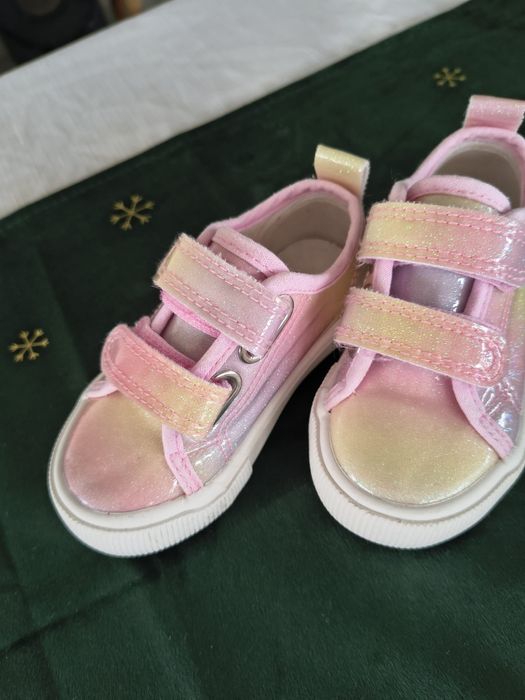 Adidasi fetite nr 22 noi