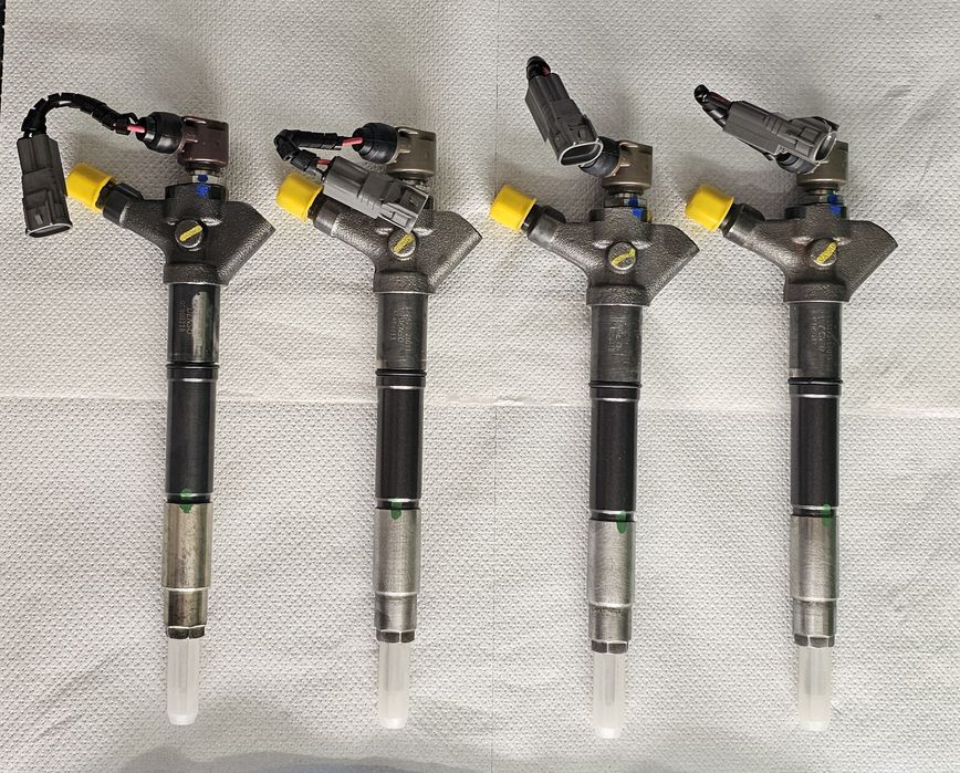 Injectoare noi reconditionate Toyota rav4 Denso cu fir cu 2 ani garanție! 236700R040, 236700R041