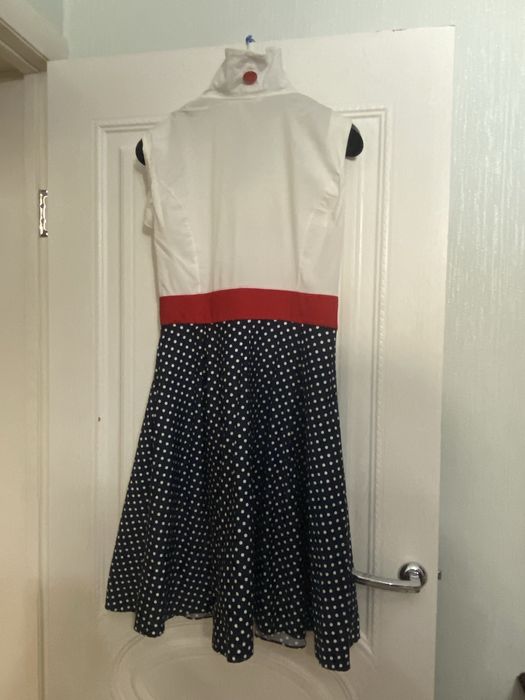 Продам повседневное платье(40 размер)