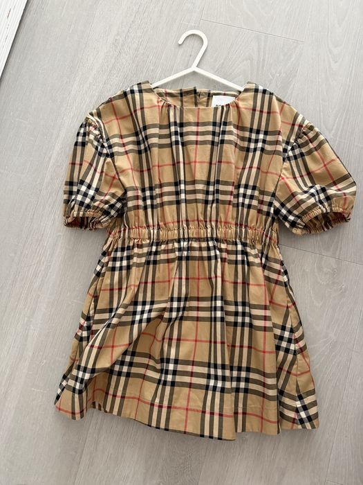 Rochie fetita Burberry . Marimea 6 ani