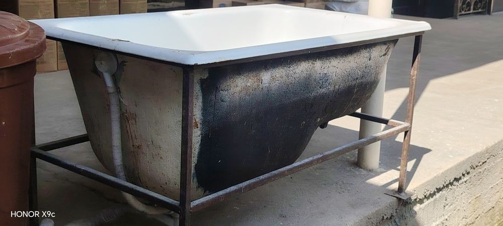 Продаётся Чугунная ванна