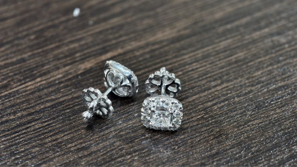 Золотые серьги с бриллиантами