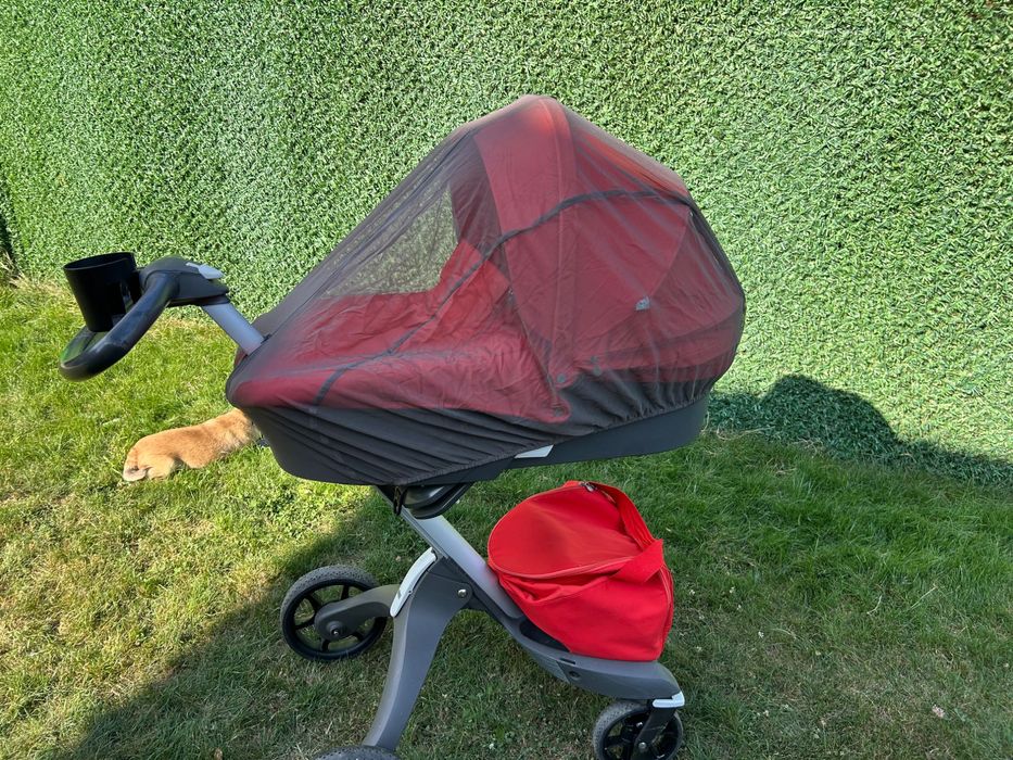 Продава детска количка