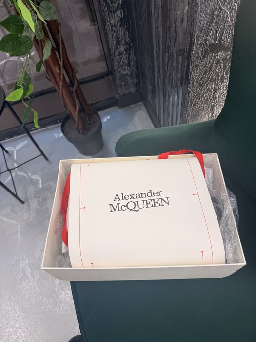 Alexader mqueen