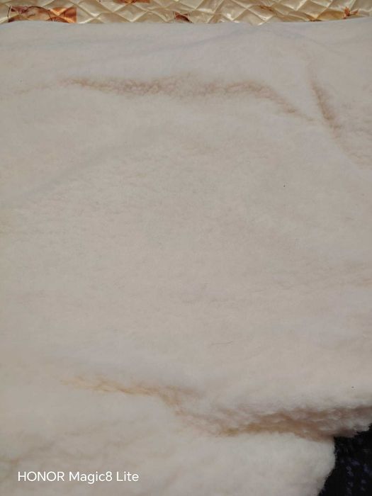 Продавам Шалте/покривало от камилска вълна.