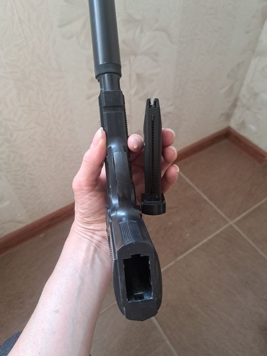 Игрушечный пистолет фирмы P.BERETTA