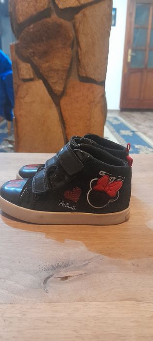 Детски обувки 25 номер употребява