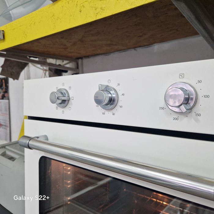 Фурна за вграждане WHIRLPOOL