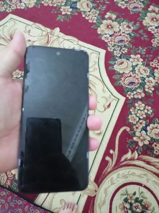 Vivo Y100 8/256 xolati yaxshi