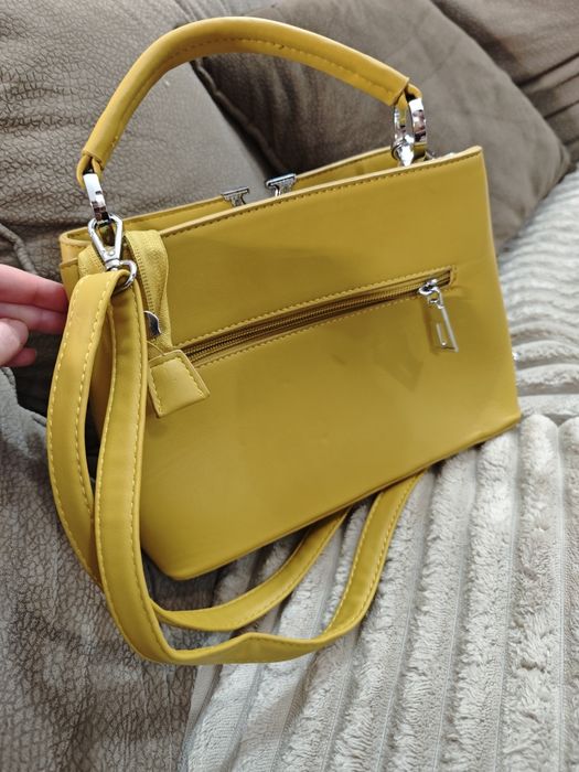 Дамска чанта в цвят горчица