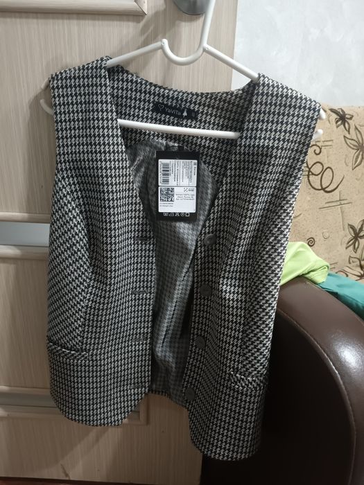 Продам женские костюмы