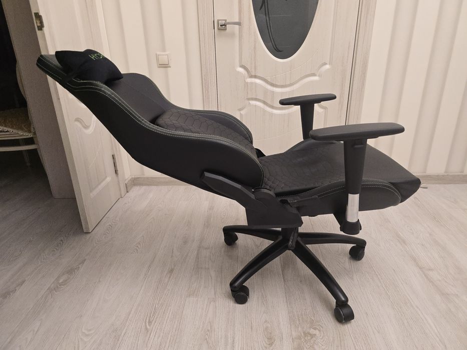Продам игровое Компьютерное кресло