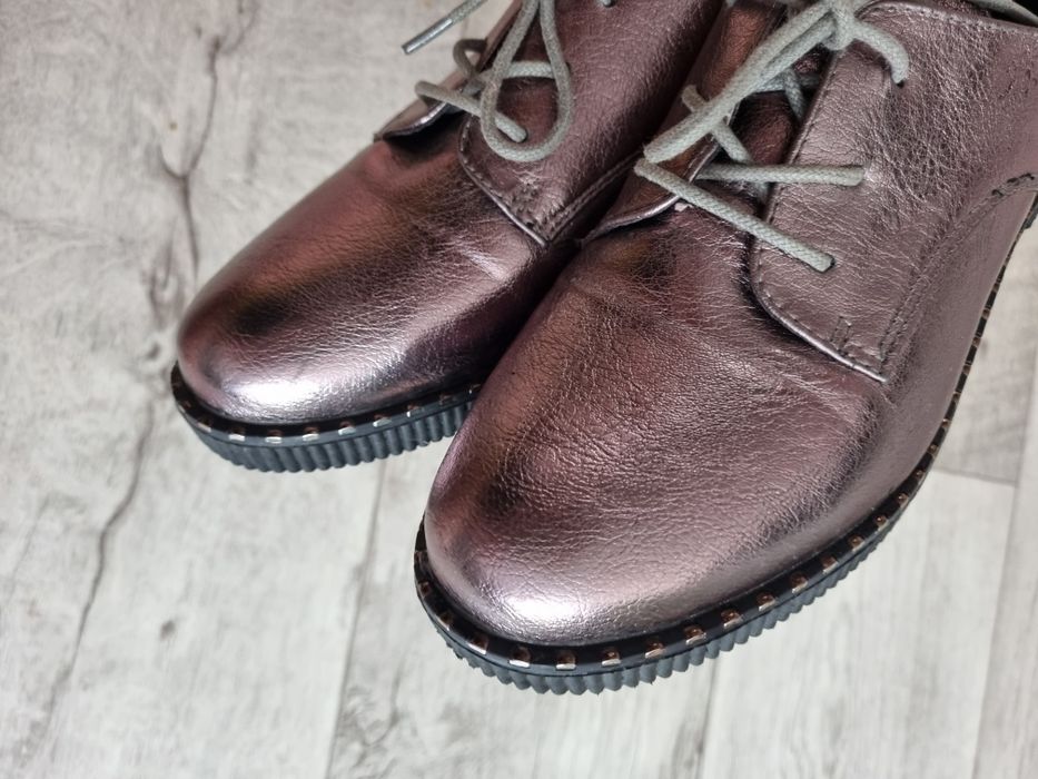 Продам женскую обувь