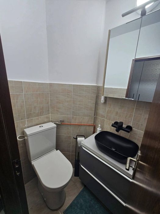 Apartament 3 camere decomandat de inchiriat zona Lunei