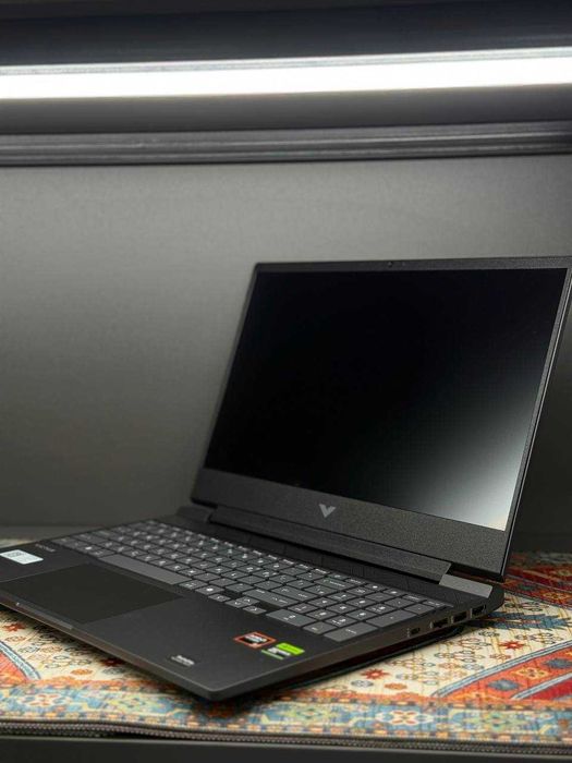 HP Victus R9-8945HS/ D5-16GB/ 512GB/ RTX4060 8GB/ 15,6 FHD IPS 144Hz