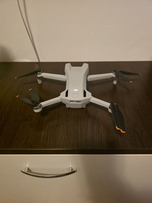 Drona DJI Mini 3