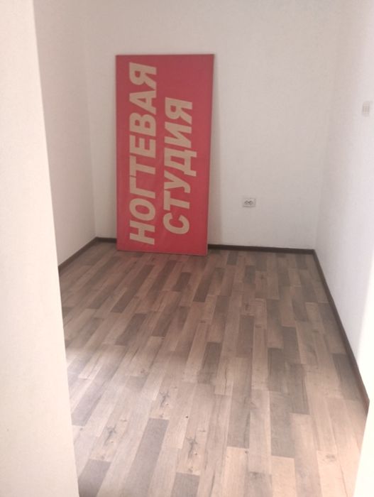 Паркентский,трехкомнатный офис 72м2, вдоль дороги