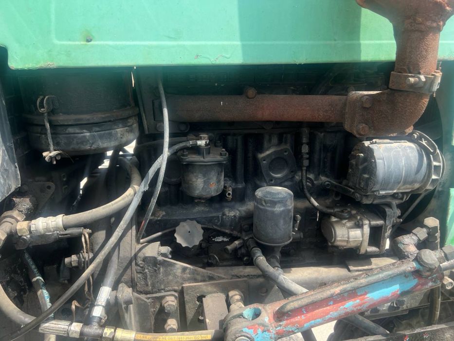 Traktor трактор сотилади