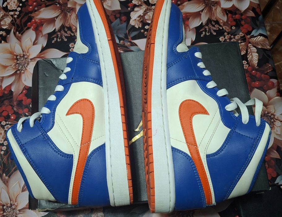 AIR JORDAN 1 MID  mărime 41