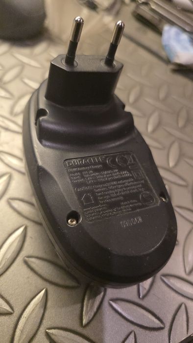 Зарядка для батареек