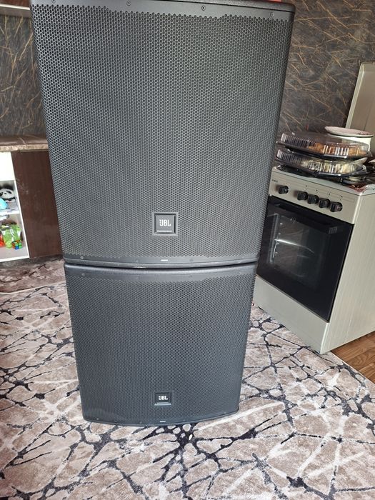 Basi activi jbl eon718s  pret 600 euro bucata