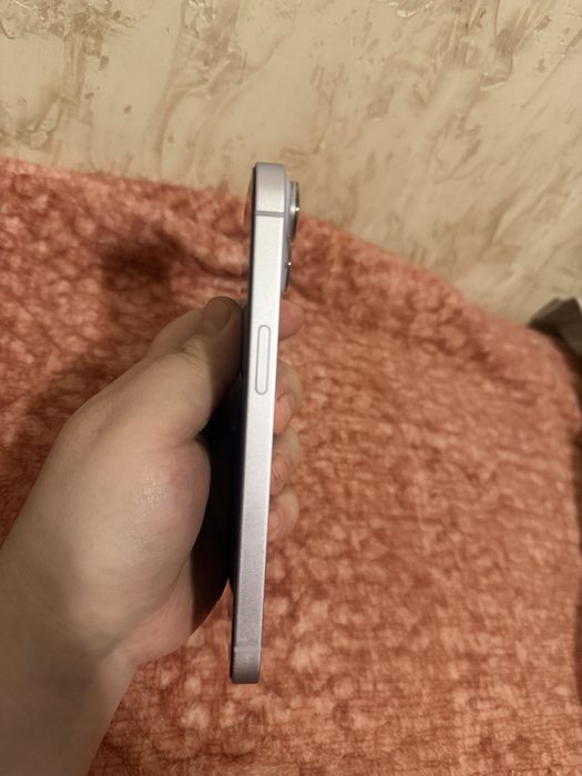 Продам айфон 14, 128 гб емкость 79%