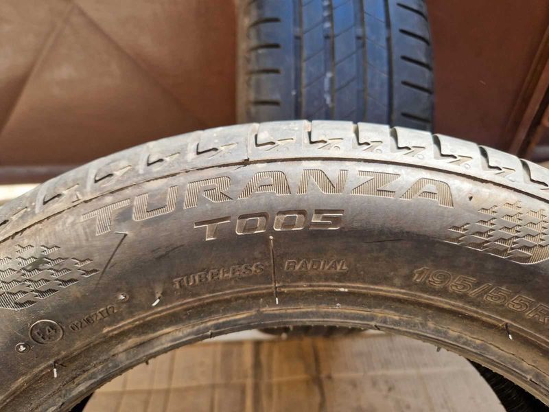2 Bridgestone R16 195/55
летни гуми
DOT3722