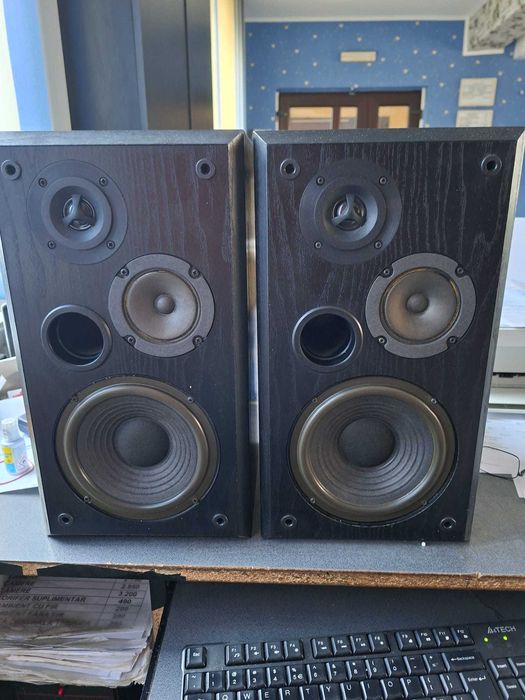 Linie audio Kenwood + boxe Triton T+A R90