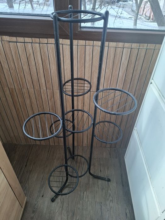 Метален Цветарник