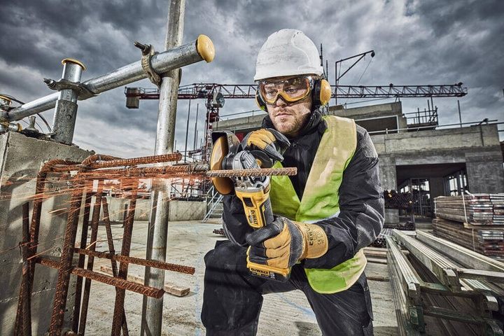 Аккумуляторная бесщеточная угловая шлифмашина болгарка DeWalt DCG405P3