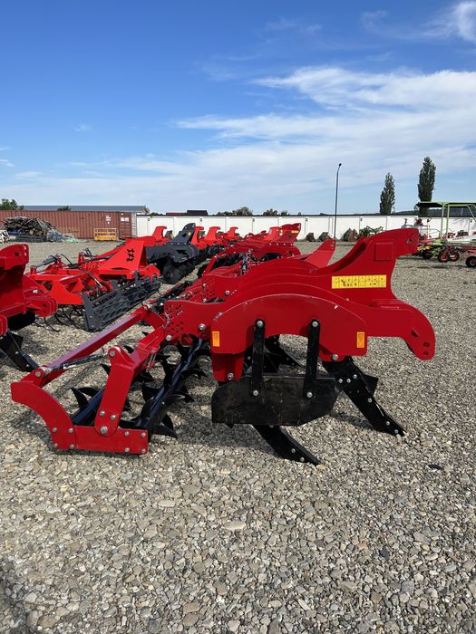 Scarificator Pinochio  senior 5 colți , plug , disc , freza