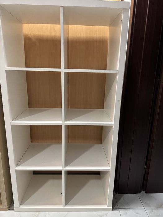 2 Etajere Ikea in stare buna