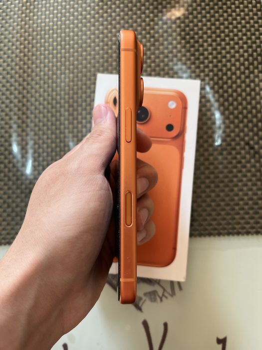 Продам айфон 17 про