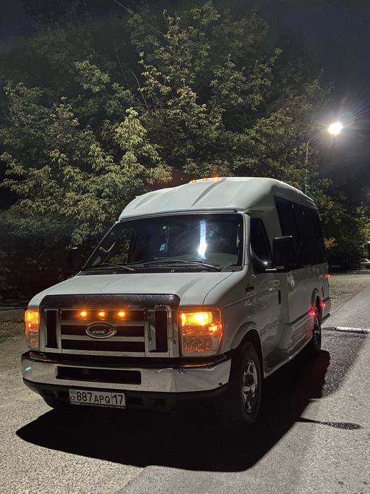 Машина FORD E-350
