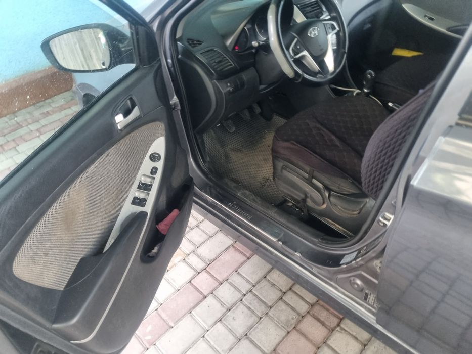 Продам хюндаи салярис 2011г