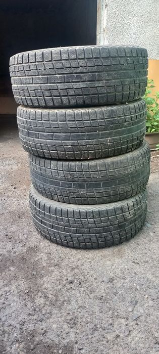 Продам комплект зимних шин
